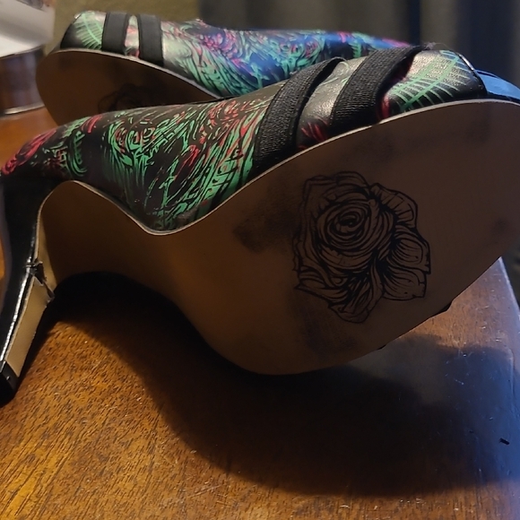 Iron Fist Black and Red Patterned Heels - Picture 10 of 11